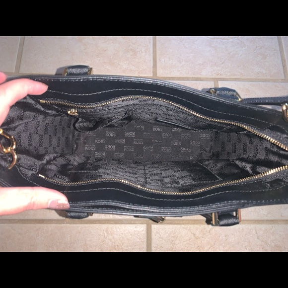 Michael Kors purse - Picture 6 of 6